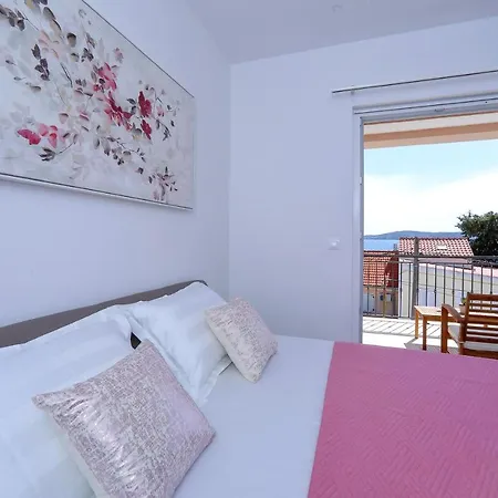 Apartment Thalia