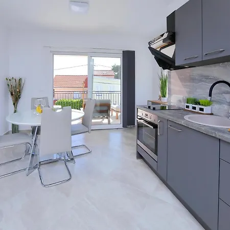 Thalia Apartment
